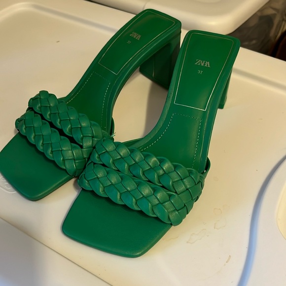 Zara Green Slip on Sandals (Bottega looking) - Picture 2 of 4